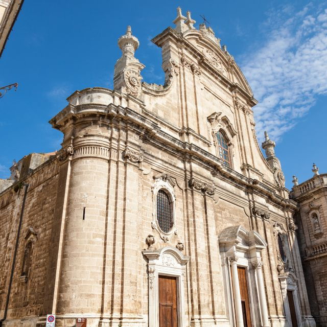 monopoli-city-highlights-walking-tour-with-tasting