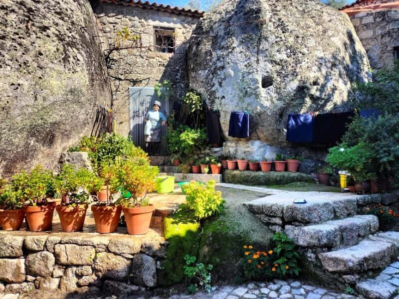 Monsanto (TV Game of Thrones): Private Day Tour from Lisbon - Key Points