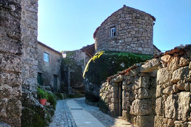 monsanto-tvs-dragonstone-got-full-day-private-tour-from-lisbon