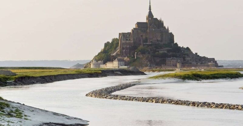 mont-saint-michel-chateaux-country-3-day-tour-from-paris