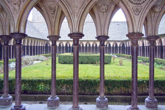 mont-saint-michel-day-trip-from-paris-with-english-speaking-guide