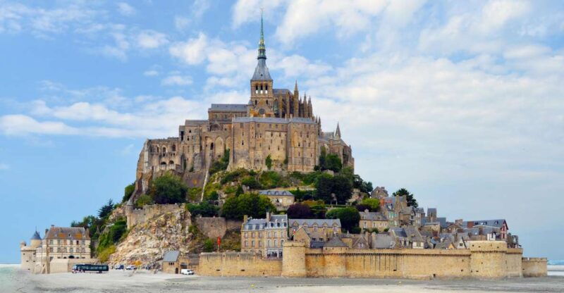 mont-saint-michel-full-day-private-guided-tour-from-paris