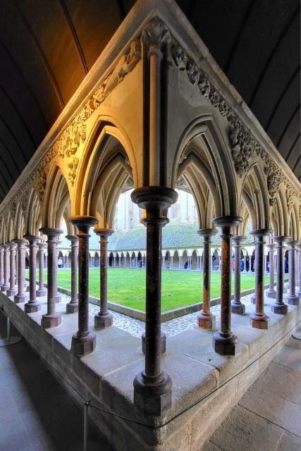 mont-saint-michel-full-day-private-guided-tour-from-paris