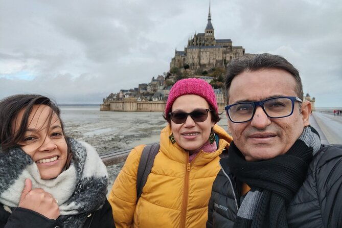 mont-saint-michel-private-vip-tour-with-champagne-from-paris