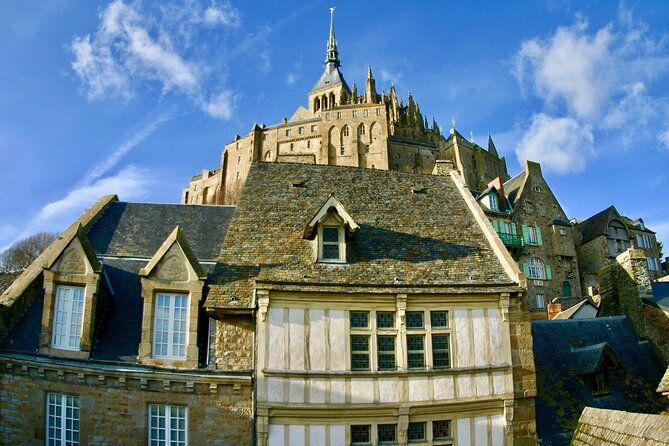 mont-saint-michel-small-group-by-minivan-from-paris-with-calvados