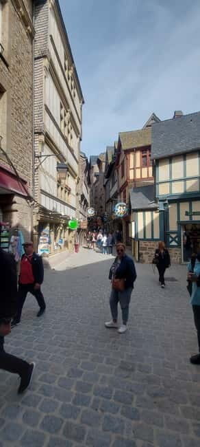 Mont Saint-Michel - VIP Private luxury van trip from Paris - Frequently Asked Questions