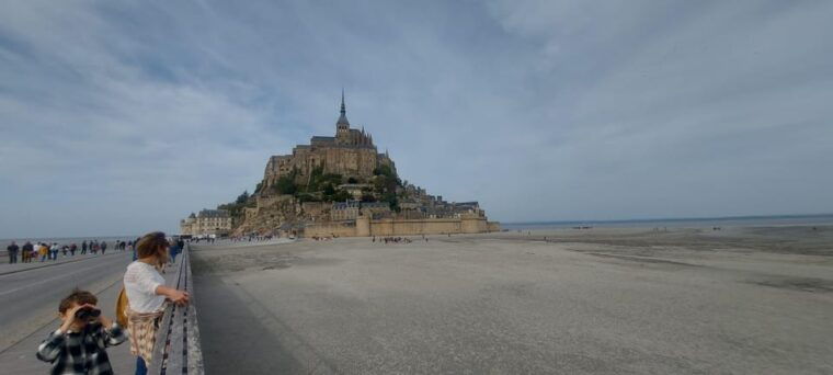 mont-saint-michel-vip-trip-private-luxury-van-from-paris