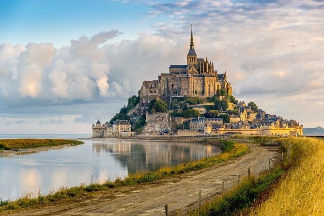 mont-st-michel-shared-tour-10-max-abbey-ticket-included