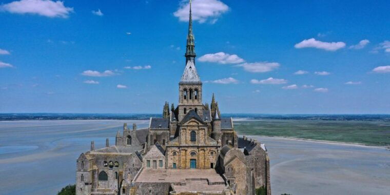 mont-st-michel-small-group-guided-tour-with-abbey-ticket