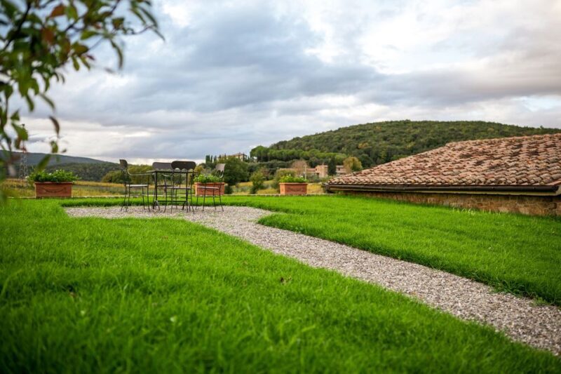Montalcino: Vinyard Tour with Vertical Brunello Tasting - FAQ
