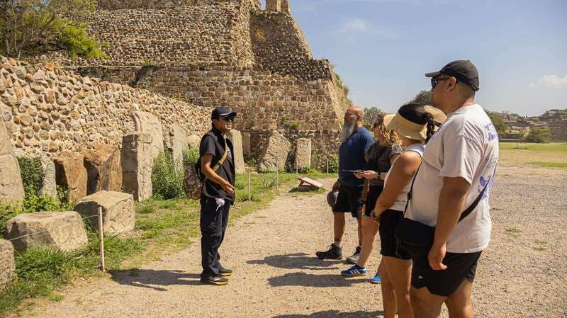 monte-alban-walking-tour