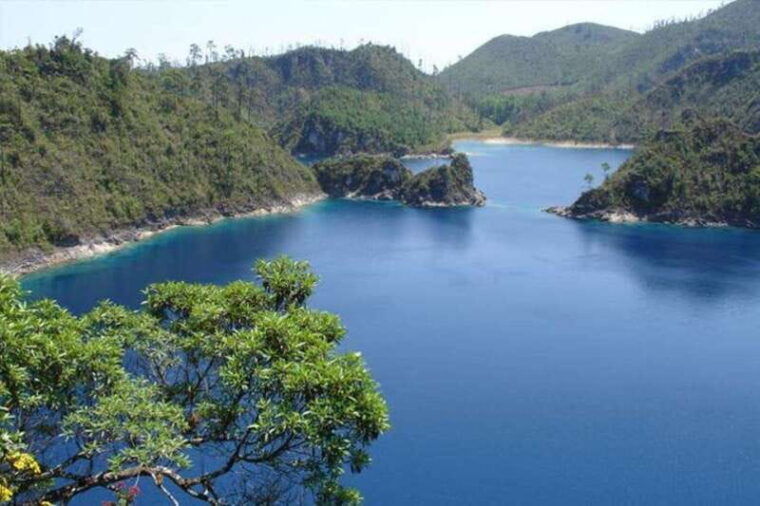 montebello-lakes-chiflon-waterfalls-from-san-cristobal