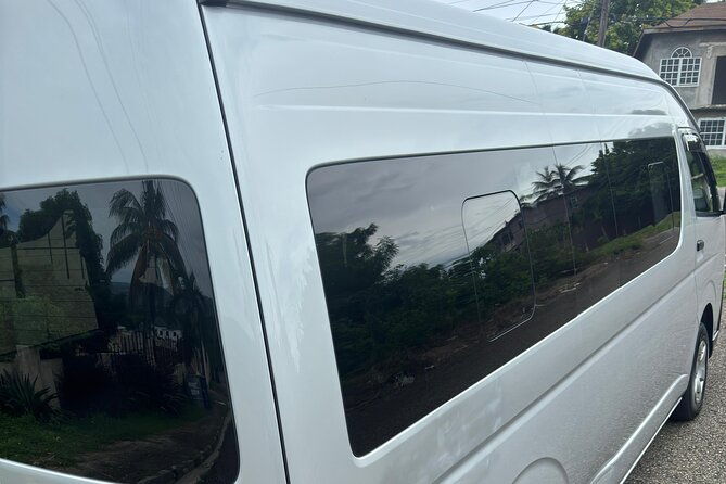 montego-bay-airport-and-riu-reggae-private-shuttle