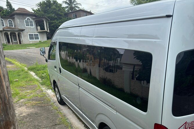 montego-bay-airport-and-sandals-royal-private-shuttle