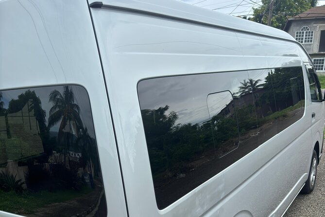 montego-bay-airport-and-sandals-royal-private-shuttle