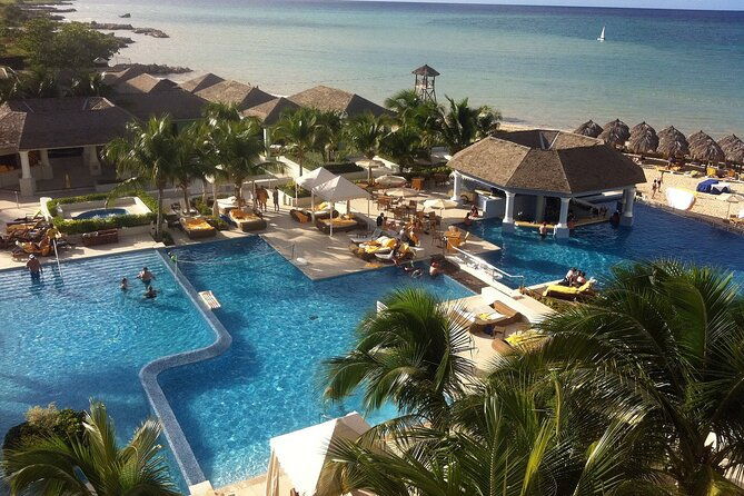 montego-bay-airport-private-taxi-to-montego-bay-hotels