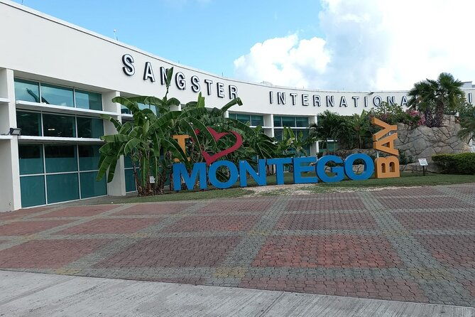 montego-bay-airport-transfer-to-ocho-rios-and-runnaway-bay-hotelsprivate