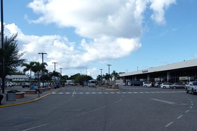 montego-bay-airport-transfer-to-ocho-rios-and-runnaway-bay-hotelsprivate