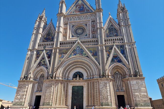 montepulciano-wine-tasting-and-orvieto-private-day-tour-from-rome