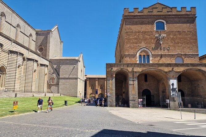 montepulciano-wine-tasting-and-orvieto-private-day-tour-from-rome