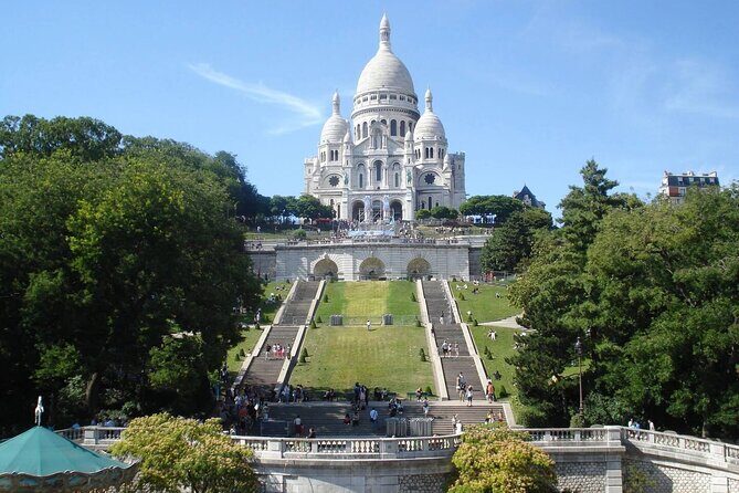Montmartre and the Sacré-Coeur with the best guides in Paris - The Tour in Detail