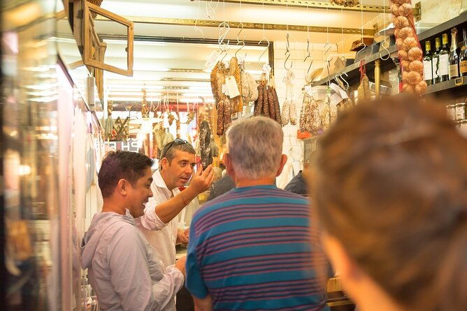 montmartre-cheese-and-wine-private-tour-with-a-chef