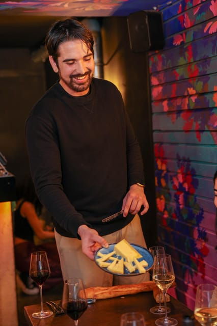 montmartre-food-tour-typical-dishes-cheeses-wine-tasting