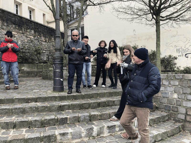 montmartre-for-art-lovers-fun-walking-tour-with-billy