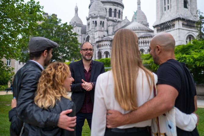 montmartre-guided-walking-tour-famous-artists-and-cabarets