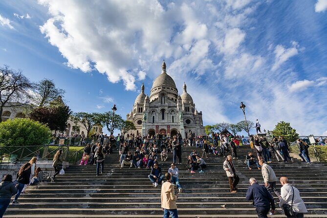 Montmartre guided walking tour with local guide in small group - A Deep Dive into the Montmartre Tour Experience
