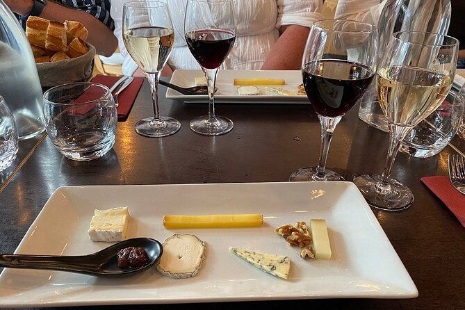 montmartre-hill-french-gourmet-food-and-wine-tasting-walking-tour