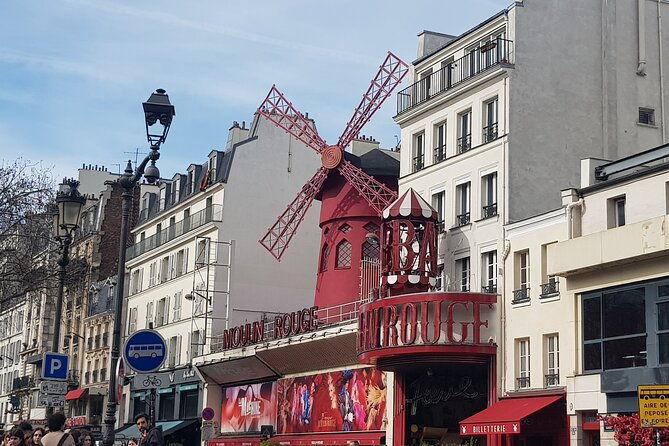 montmartre-sacre-coeur-and-moulin-rouge-best-shops-and-cafes