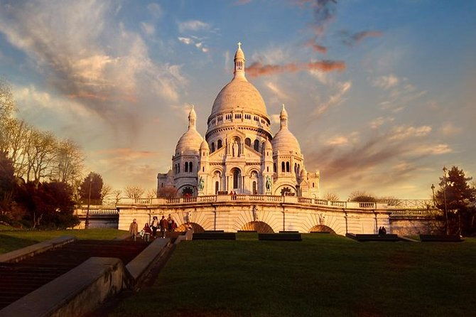 montmartre-sacre-coeur-private-historical-2-hour-walking-tour-in-paris