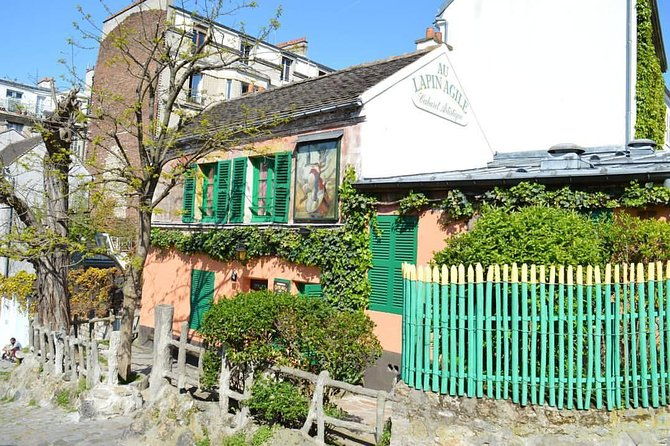 montmartre-sacre-coeur-private-historical-2-hour-walking-tour-in-paris