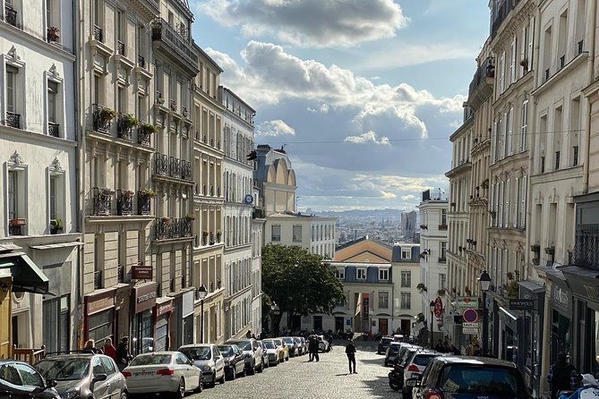 montmartre-semi-private-walking-tour-max-6-people-guaranteed