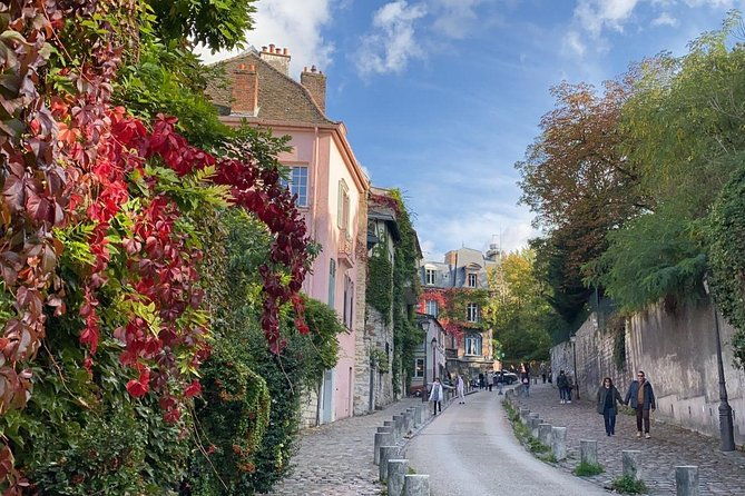 montmartre-semi-private-walking-tour-max-6-people-guaranteed