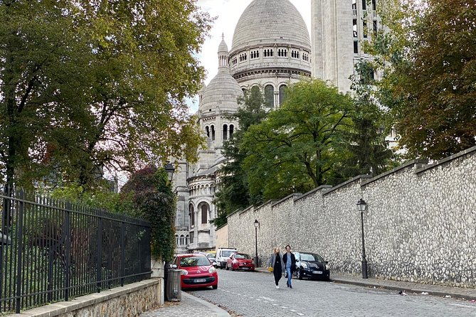 montmartre-semi-private-walking-tour-max-6-people-guaranteed