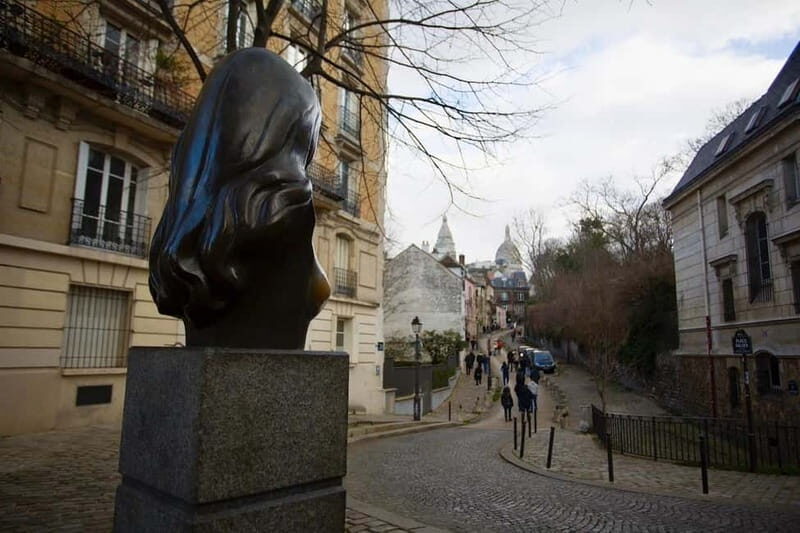 Montmartre. The artist village+its unique charm in german. - Practical Tips