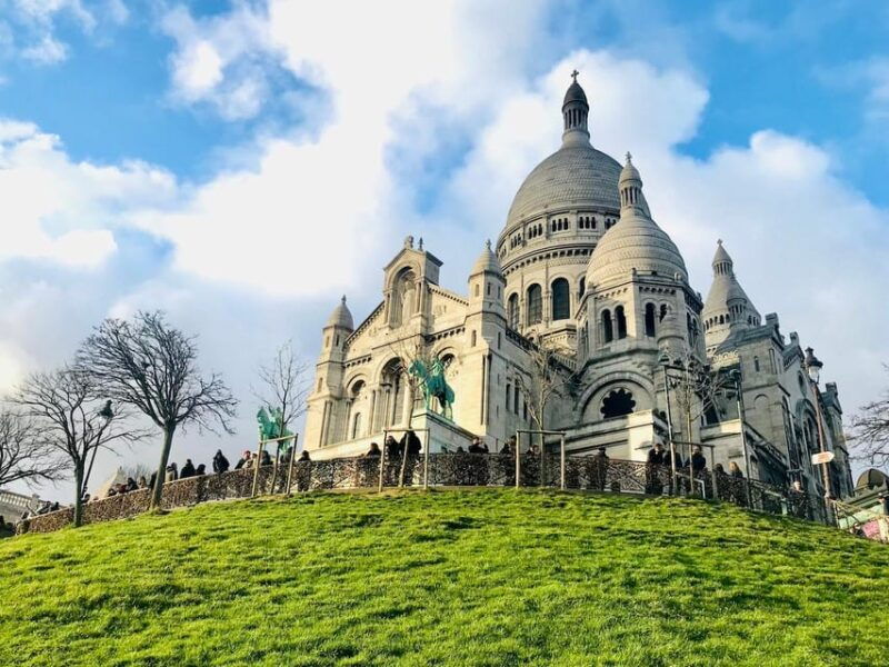 montmartre-the-old-artist-village-and-its-unique-charm-2
