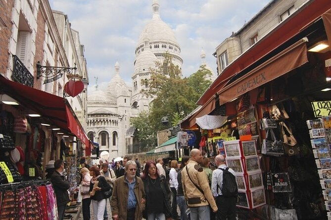 montmartre-tour-with-a-local-guide-private-100-personalized