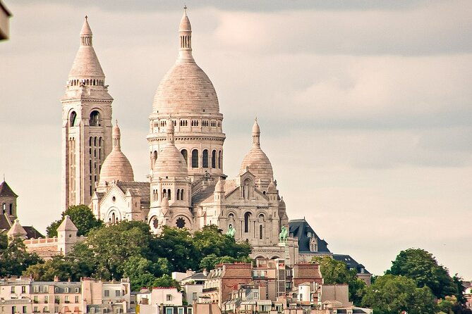montmartre-walking-tour-cultural-charm-and-tasty-treats