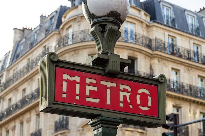 montmartre-walking-tour-the-best-of-art-culture-parisian-charm