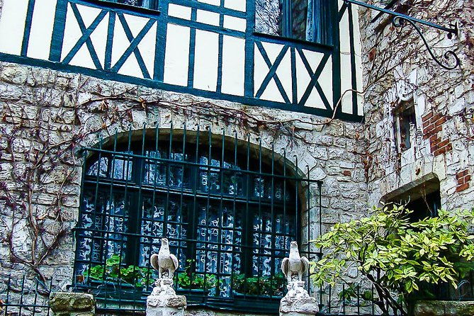 montmartre-walking-tour-with-a-private-local-guide