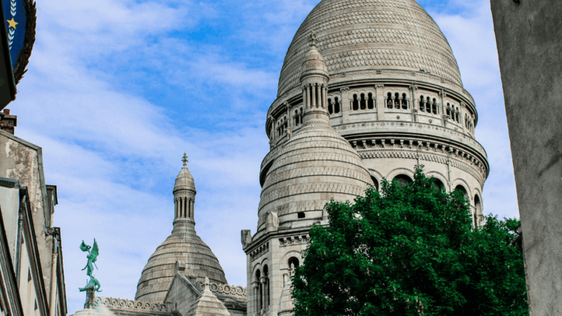 montmartre-walking-tour-with-ticket-to-the-sacre-coeur-dome