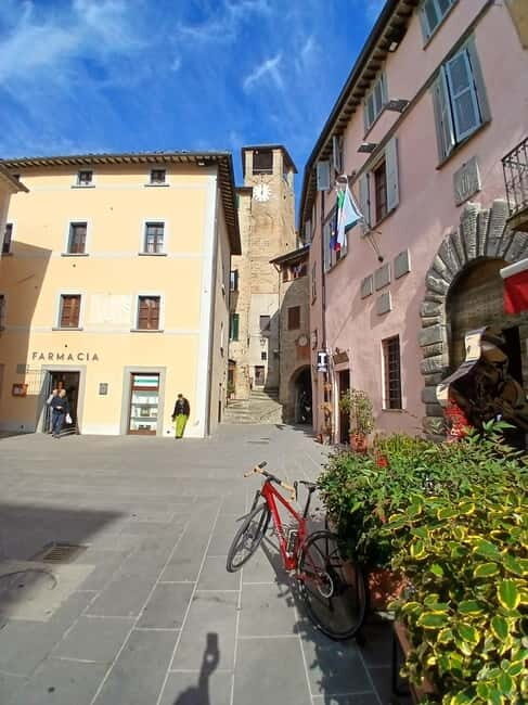 Montone: e-bike tour of the medieval village and visit to a winery - FAQs  