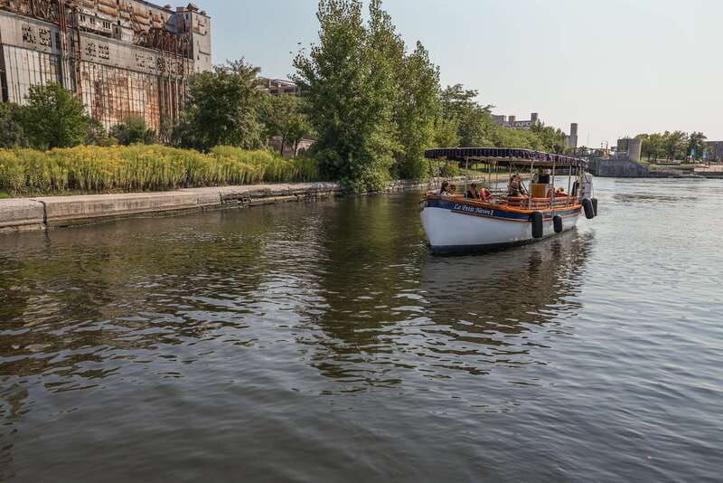 montreal-electric-boat-cruise-with-onboard-drinks