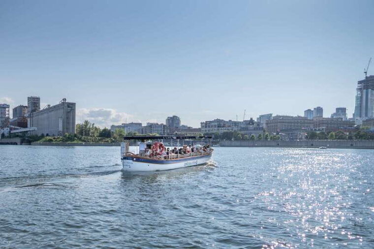 montreal-electric-boat-cruise-with-onboard-drinks