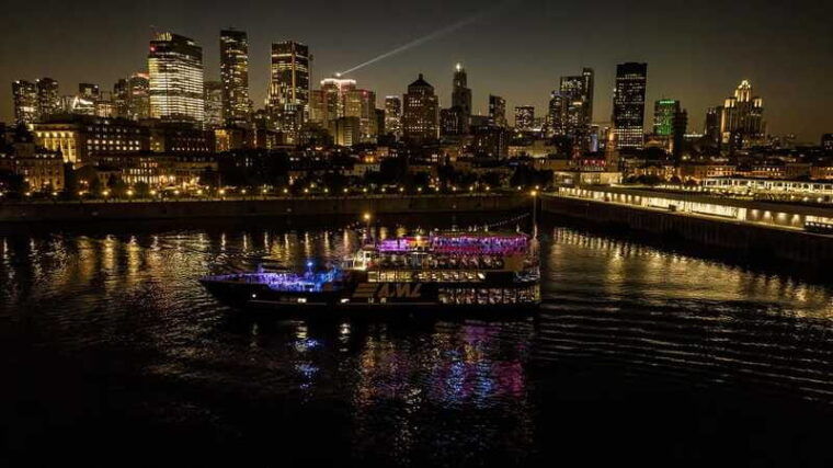 montreal-evening-cruise-with-dj-and-dance-floor