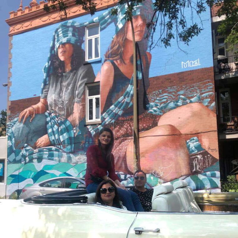 montreal-guided-tour-in-vintage-convertible-cadillac