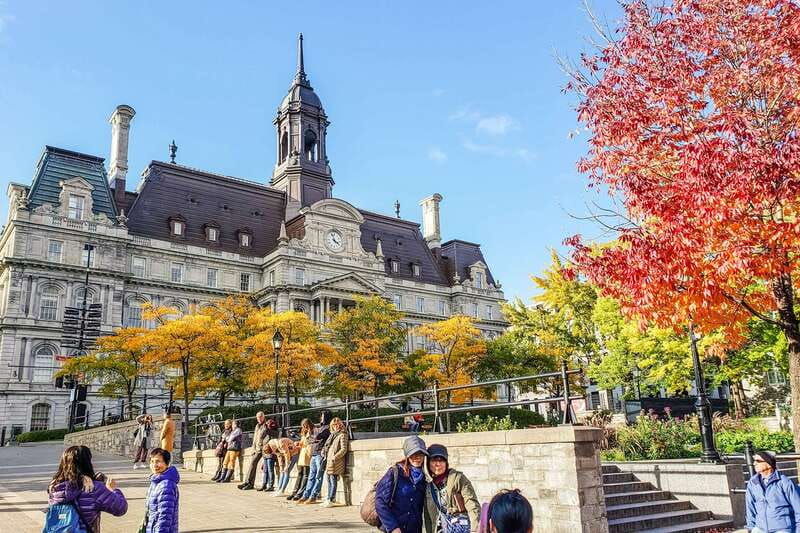 montreal-hop-on-hop-off-double-decker-bus-tour